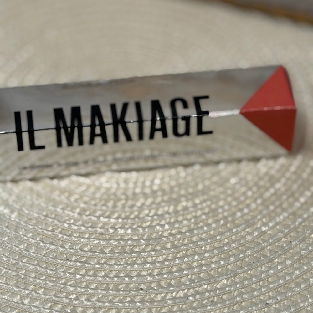 IL MAKIAGE Lip Service Hi-Shine Lip Glaze PDA 574 Red Glossy Liquid Lipstick NIB